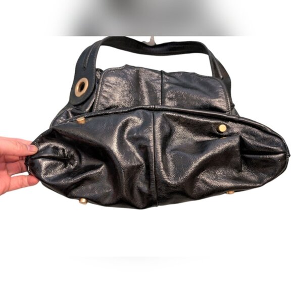 YSL Rive Gauche Capri Patent Leather Black Bucket Bag - Picture 3 of 16